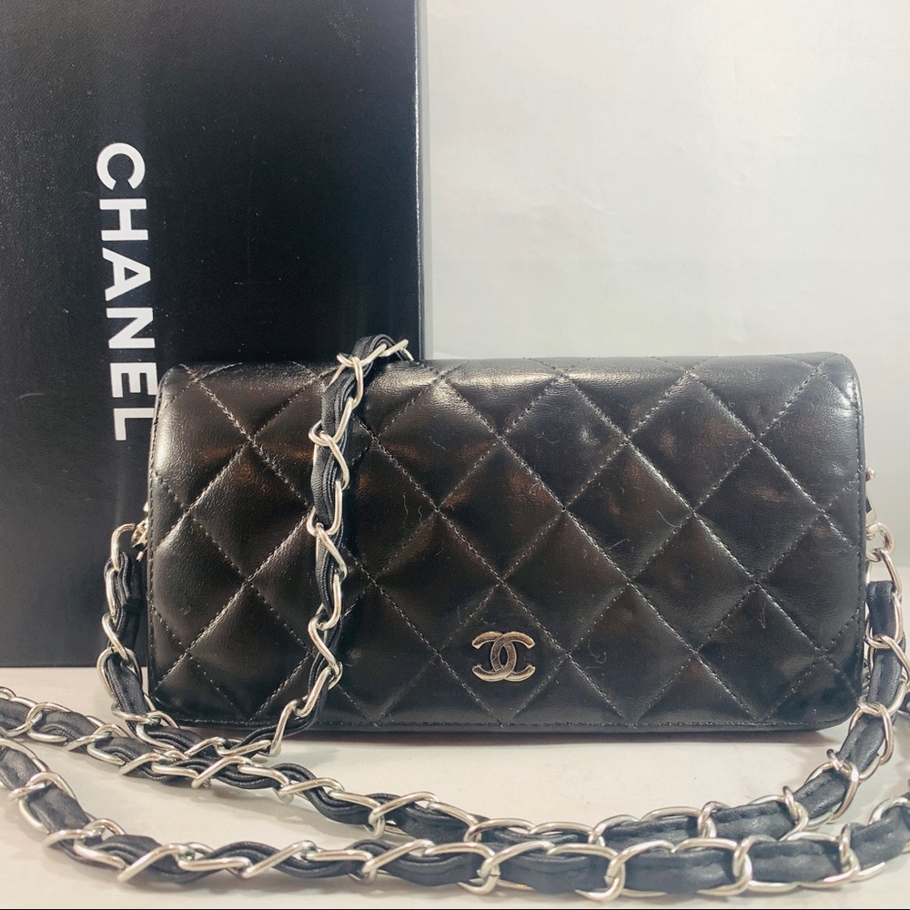 CHANEL Matrasse Quilted Wallet on Chain